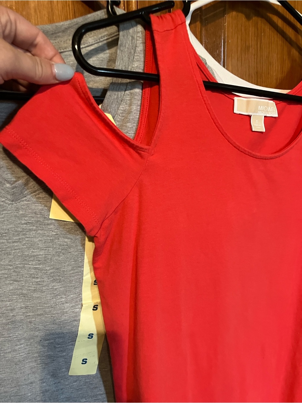 Nike Racerback Tank Tops & White and Gray Tees plus a set of clips w/ each one - Picture 7 of 16